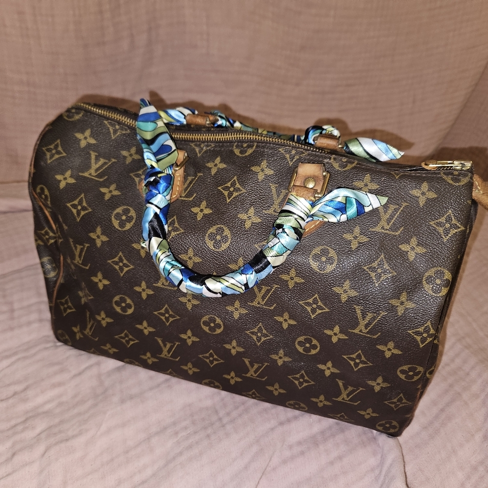 Auth. Louis Vuitton Speedy